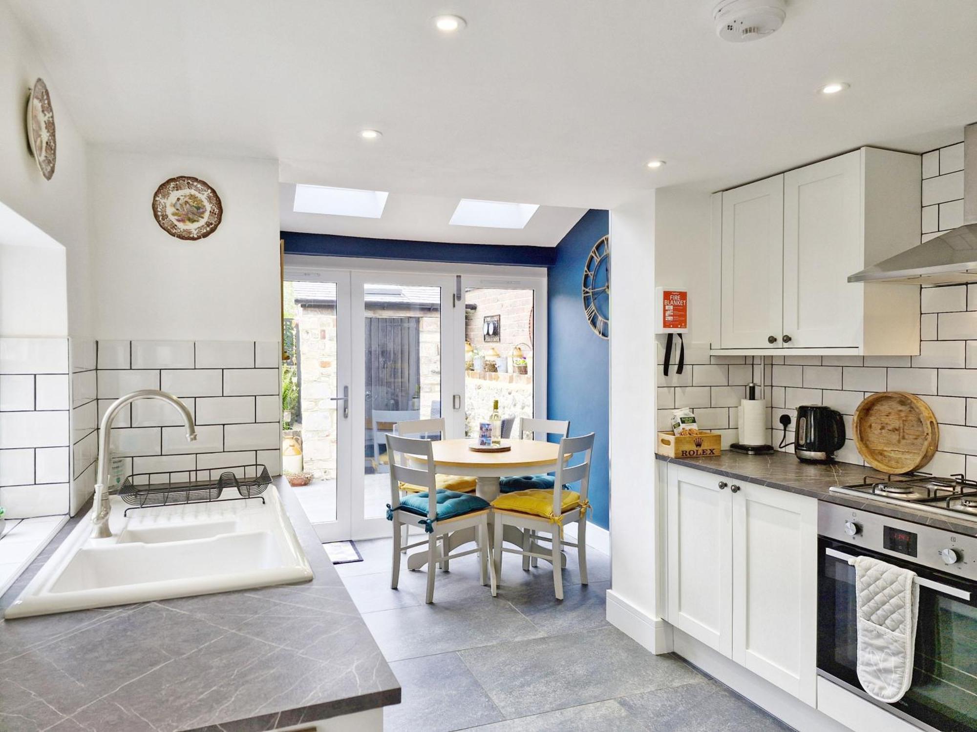 Four Priory Road, Chichester Bagian luar foto