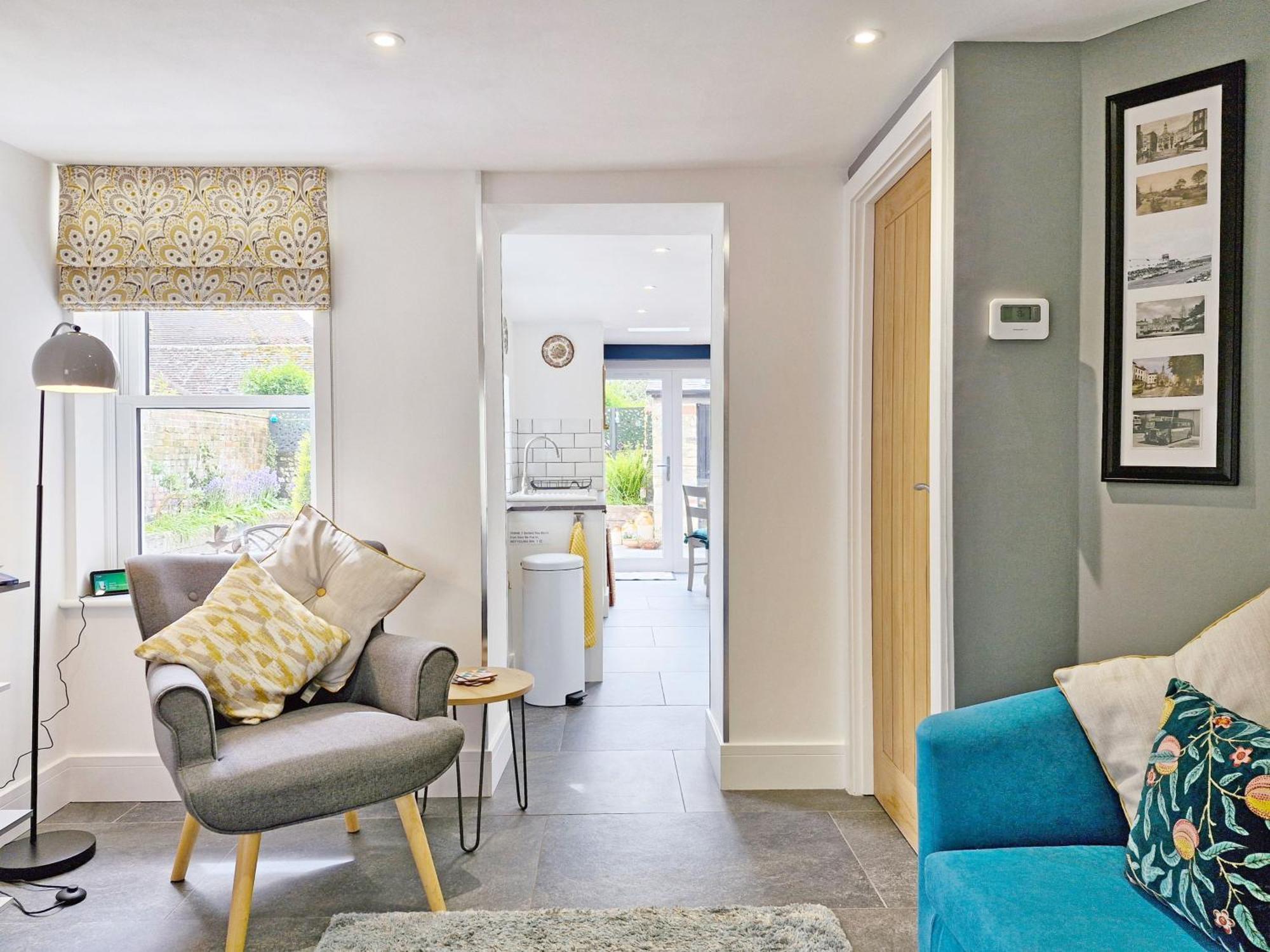 Four Priory Road, Chichester Bagian luar foto