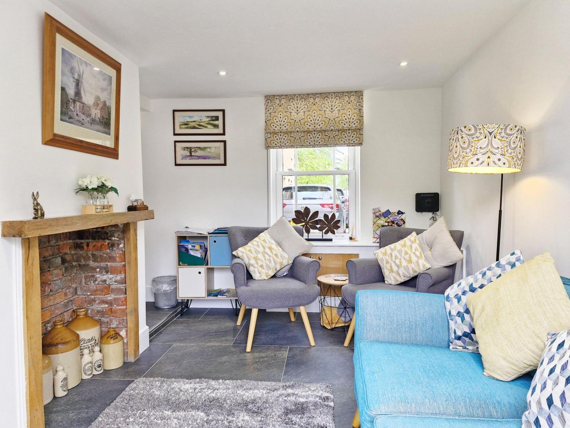 Four Priory Road, Chichester Bagian luar foto